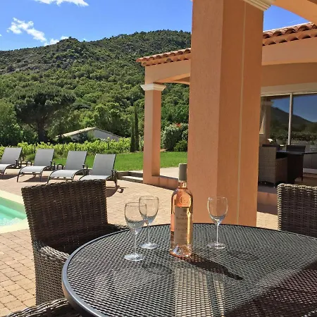 Villa In Plan-De-La-Tour With Pool & Vineyard Views Prázdninový dům